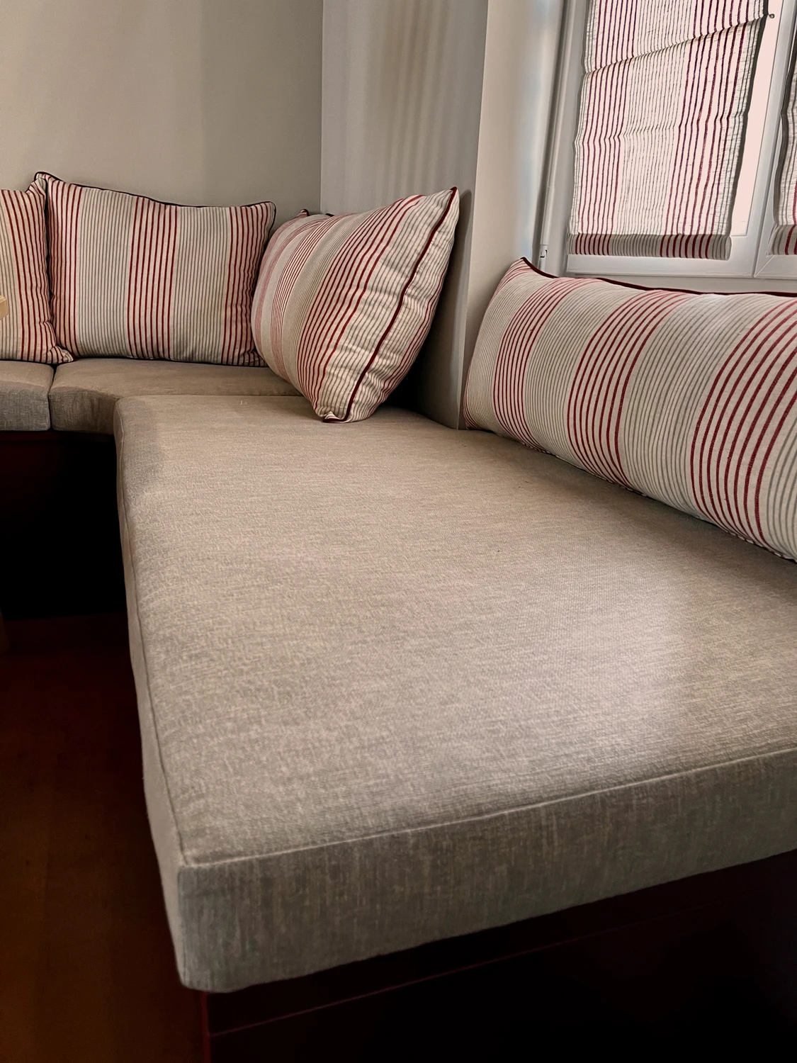 Banquette et Coussins sur mesure en tissus Pays Basque